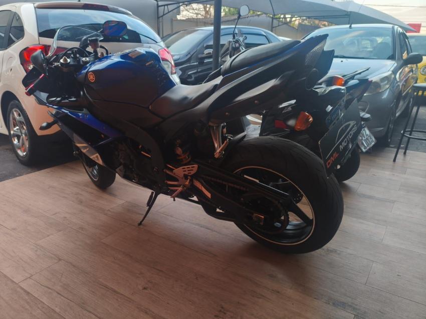 YAMAHA YZF R1 1000 - Foto