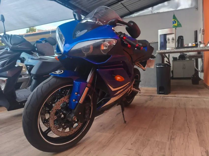 YAMAHA YZF R1 1000 - Foto