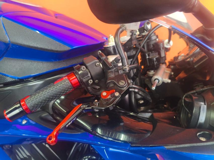 YAMAHA YZF R1 1000 - Foto