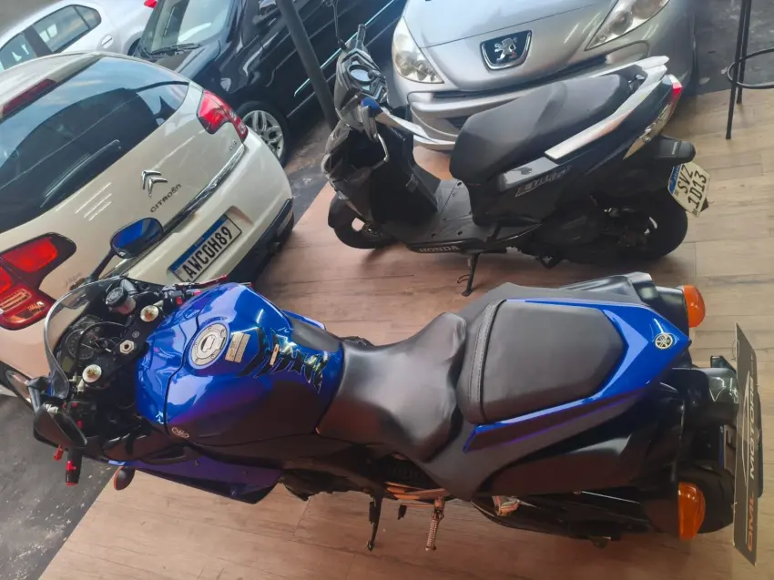 YAMAHA YZF R1 1000 - Foto
