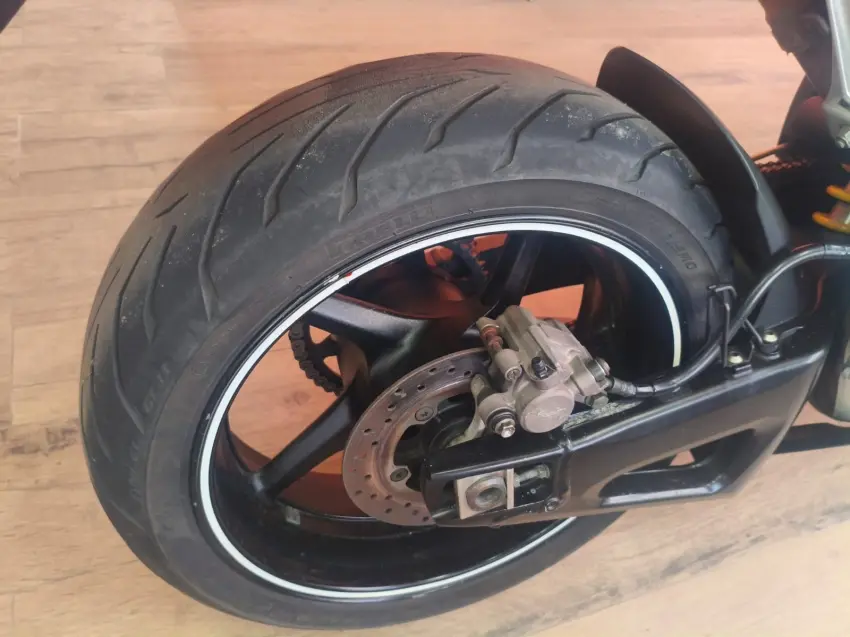 YAMAHA YZF R1 1000 - Foto