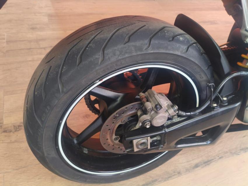 YAMAHA YZF R1 1000 - Foto