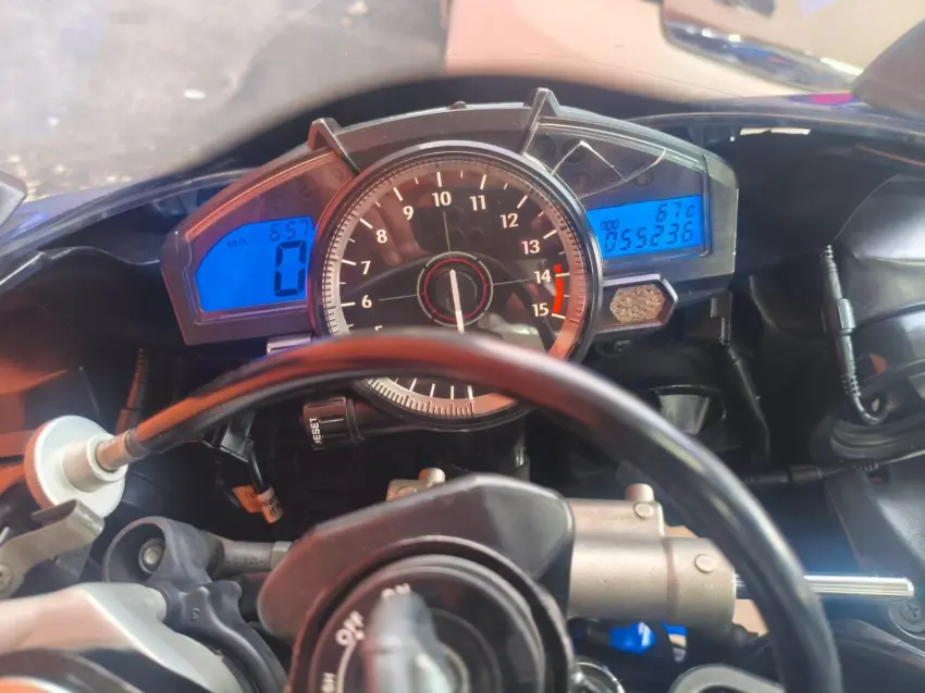 YAMAHA YZF R1 1000 - Foto