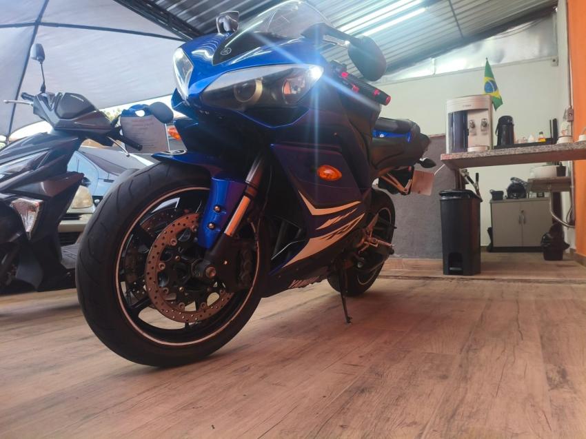YAMAHA YZF R1 1000 - Foto