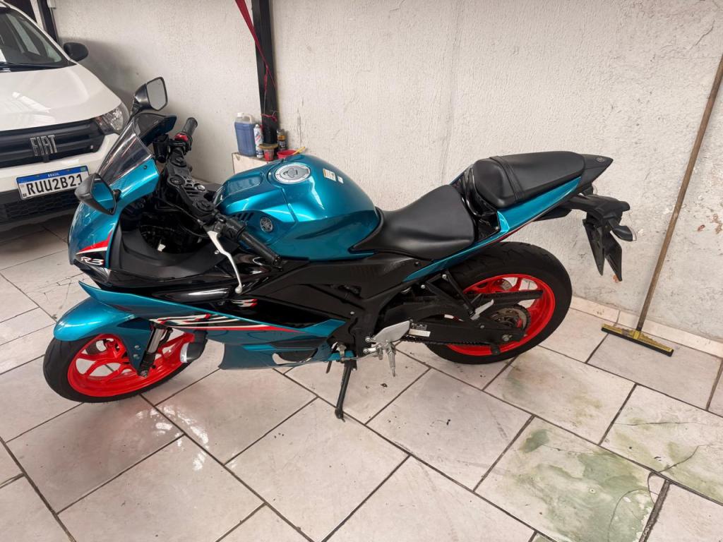 YAMAHA YZF R3 320 - Foto