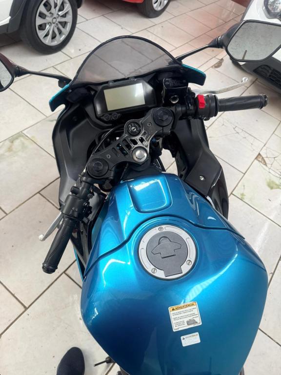 YAMAHA YZF R3 320 - Foto