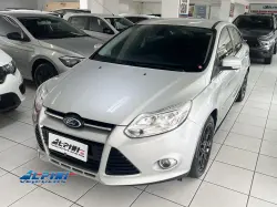 FORD Focus Sedan 2.0 16V 4P FLEX TITANIUM POWERSHIFT AUTOMÁTICO
