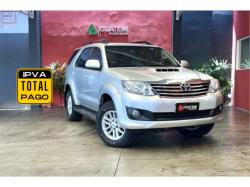 TOYOTA Hilux SW4 3.0 16V 4P SR 4X4 TURBO DIESEL AUTOM�TICO