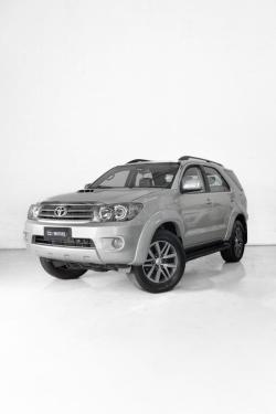 TOYOTA Hilux SW4 3.0 16V 4P SRV 4X4 7 LUGARES TURBO DIESEL AUTOMÁTICO
