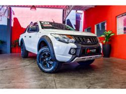 MITSUBISHI L 200 Triton 