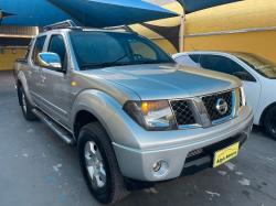 NISSAN Frontier 2.5 LE 4X4 TURBO DIESEL CABINE DUPLA