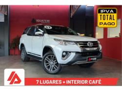 TOYOTA Hilux Caminhonete 