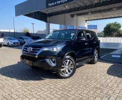 TOYOTA Hilux SW4 2.8 4P 4X4 TURBO DIESEL