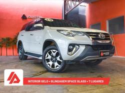 TOYOTA Hilux SW4 