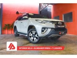 TOYOTA Hilux SW4 