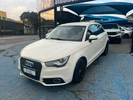 AUDI A1 1.4 16V TFSI ATRACTION S-TRONIC AUTOM�TICO, Foto 2