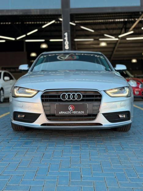 AUDI A4 1.8 4P TFSI AMABIENTE MULTITRONIC AUTOM�TICO, Foto 2