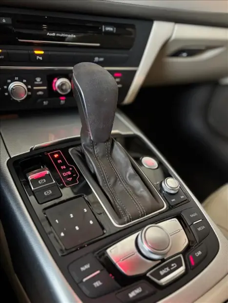 AUDI A6 2.0 4P TFSI AMBIENTE S-TRONIC AUTOM�TICO, Foto 12