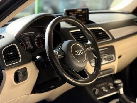 AUDI Q3 1.4 4P FLEX TFSI AMBIENTE S-TRONIC AUTOM�TICO, Foto 4