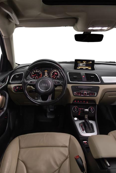 AUDI Q3 1.4 4P FLEX TFSI AMBIENTE S-TRONIC AUTOM�TICO, Foto 6