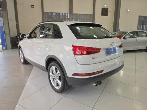 AUDI Q3 1.4 4P TFSI AMBIENTE S-TRONIC AUTOM�TICO, Foto 4