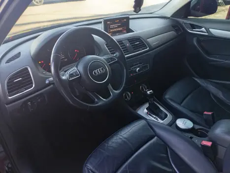 AUDI Q3 2.0 4P TFSI AMBITION QUATTRO S-TRONIC AUTOM�TICO, Foto 10