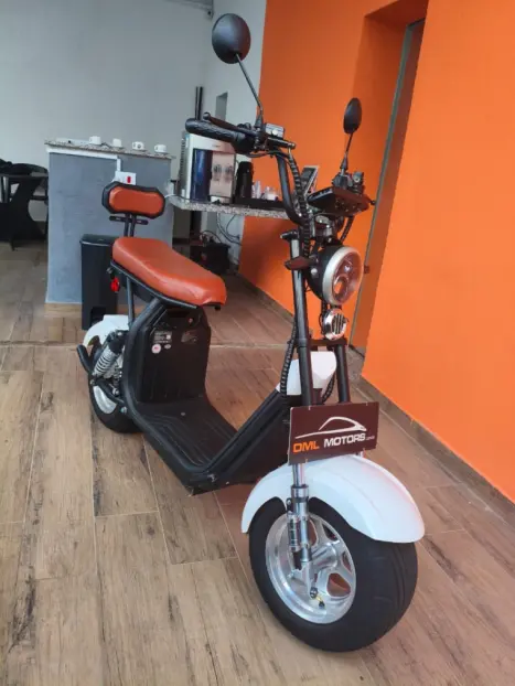 BAJAJ Dominar 160 , Foto 2