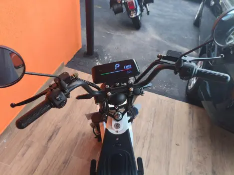 BAJAJ Dominar 160 , Foto 8