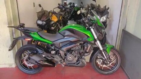 BAJAJ Dominar 400 , Foto 1