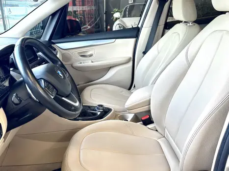 BMW 220I 2.0 16V 4P ACTIVEFLEX CAT GP TURBO AUTOMÁTICO, Foto 7 BMW 220I 2.0 16V 4P ACTIVEFLEX CAT GP TURBO AUTOMÁTICO, Foto 7