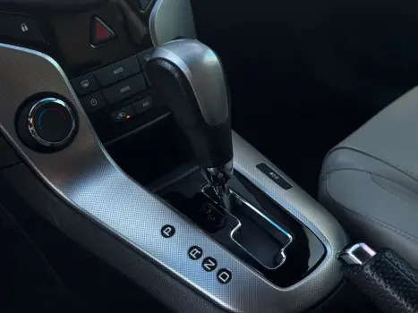 CHEVROLET Cruze Sedan 1.8 16V 4P LTZ ECOTEC FLEX AUTOMÁTICO, Foto 12 CHEVROLET Cruze Sedan 1.8 16V 4P LTZ ECOTEC FLEX AUTOMÁTICO, Foto 12