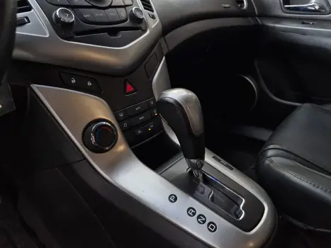 CHEVROLET Cruze Sedan 1.8 16V 4P LT ECOTEC FLEX AUTOM�TICO, Foto 9