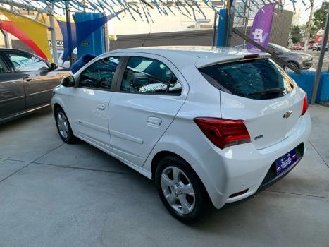 CHEVROLET Onix Hatch 1.4 4P FLEX LT, Foto 4 CHEVROLET Onix Hatch 1.4 4P FLEX LT, Foto 4