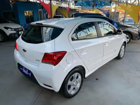 CHEVROLET Onix Hatch 1.4 4P FLEX LT, Foto 6 CHEVROLET Onix Hatch 1.4 4P FLEX LT, Foto 6