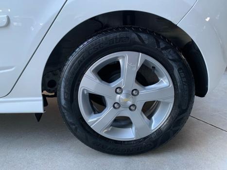 CHEVROLET Onix Hatch 1.4 4P FLEX LT, Foto 12 CHEVROLET Onix Hatch 1.4 4P FLEX LT, Foto 12