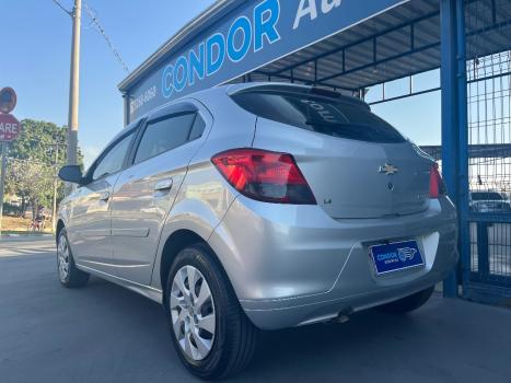 CHEVROLET Onix Hatch 1.4 4P FLEX LT, Foto 5 CHEVROLET Onix Hatch 1.4 4P FLEX LT, Foto 5