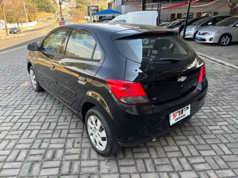 CHEVROLET Onix Hatch 1.4 4P FLEX LT, Foto 7 CHEVROLET Onix Hatch 1.4 4P FLEX LT, Foto 7