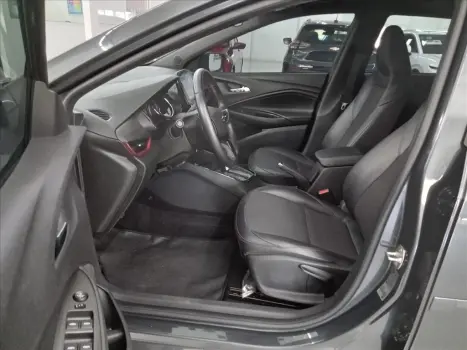 CHEVROLET Onix Hatch 1.0 4P FLEX, Foto 8 CHEVROLET Onix Hatch 1.0 4P FLEX, Foto 8