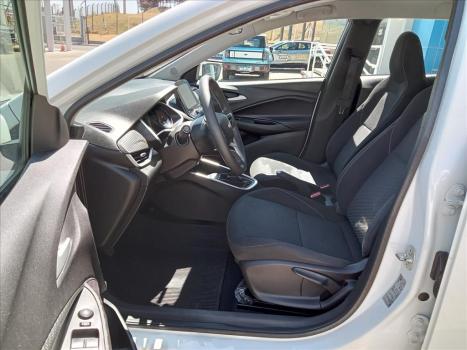 CHEVROLET Onix Hatch 1.0 4P FLEX LT, Foto 8 CHEVROLET Onix Hatch 1.0 4P FLEX LT, Foto 8