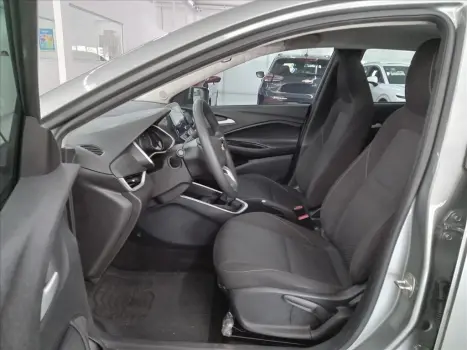 CHEVROLET Onix Hatch 1.0 4P FLEX LT, Foto 8 CHEVROLET Onix Hatch 1.0 4P FLEX LT, Foto 8