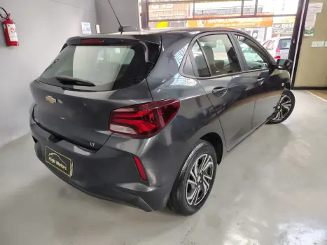 CHEVROLET Onix Hatch 1.0 4P FLEX LT2, Foto 4