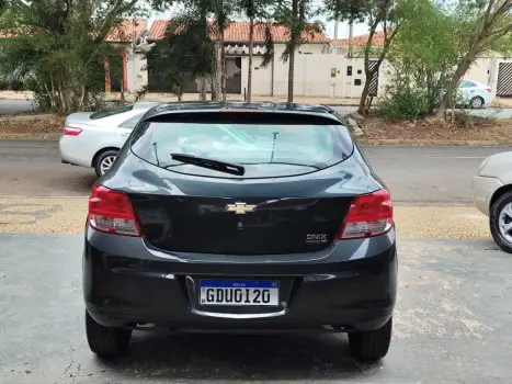CHEVROLET Onix Hatch 1.0 4P FLEX LS, Foto 4