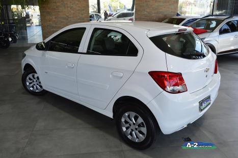 CHEVROLET Onix Hatch 1.0 4P FLEX LT, Foto 7 CHEVROLET Onix Hatch 1.0 4P FLEX LT, Foto 7