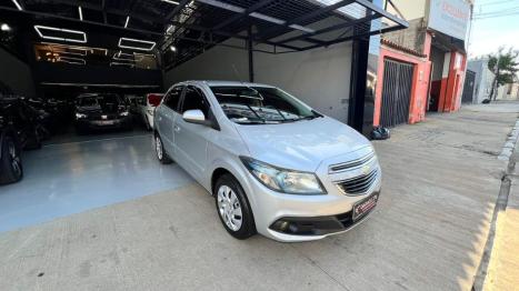 CHEVROLET Onix Hatch 1.4 4P FLEX LT, Foto 4