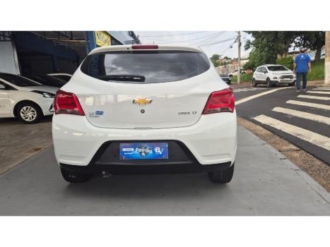 CHEVROLET Onix Hatch 1.4 4P FLEX LT, Foto 15
