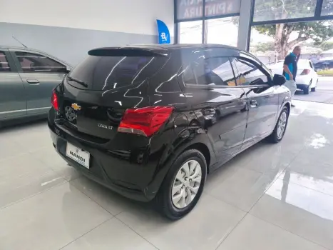 CHEVROLET Onix Hatch 1.4 4P FLEX LTZ, Foto 4