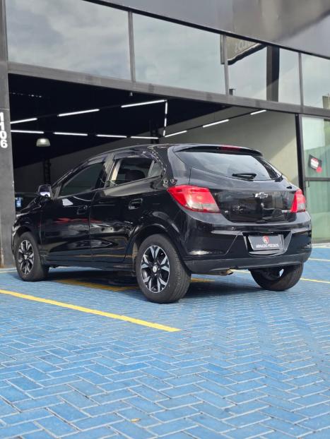 CHEVROLET Onix Hatch 1.4 4P FLEX LT, Foto 4