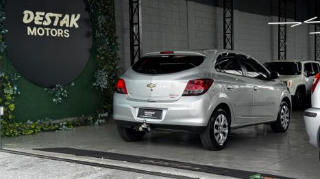 CHEVROLET Onix Hatch 1.4 4P FLEX LT, Foto 2