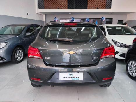 CHEVROLET Onix Hatch 1.4 4P FLEX ACTIV AUTOM�TICO, Foto 5