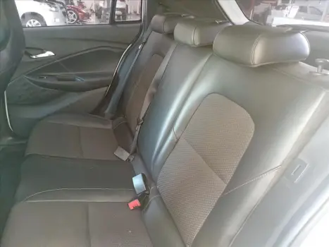 CHEVROLET Onix Hatch 1.0 12V 4P FLEX RS TURBO AUTOM�TICO, Foto 14